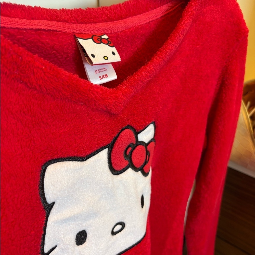 Hello Kitty Red Fleece Sweater - Picture 4 of 10